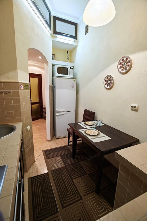 Babylon Apartments On Petliury Street リウネ エクステリア 写真